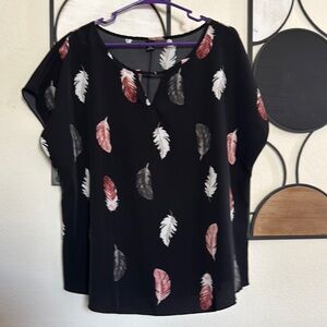 SHEIN Black, White, Pink and Gray‎ Relaxed Blouse with Feather Pattern. Size 1X.